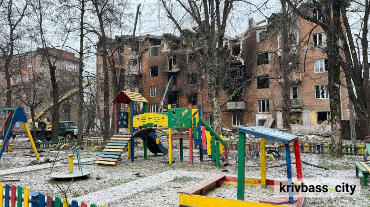 «Ми боремося за його життя» - у лікарні прооперували криворіжця, який постраждав від удару «Іскандером» по житловому будинку 8 січня 