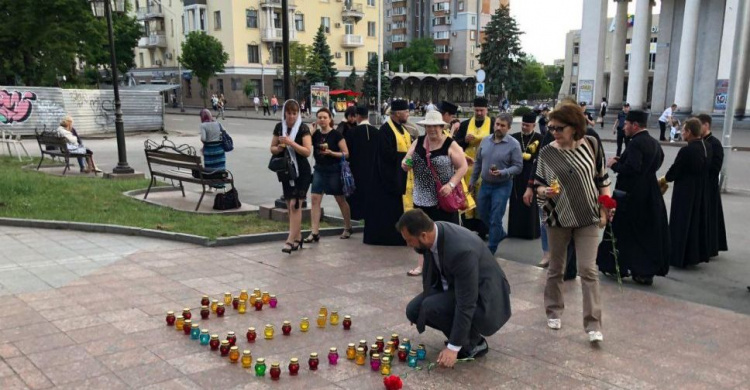 В Кривом Роге почтили память жертв депортации крымских татар (ФОТО, ВИДЕО)