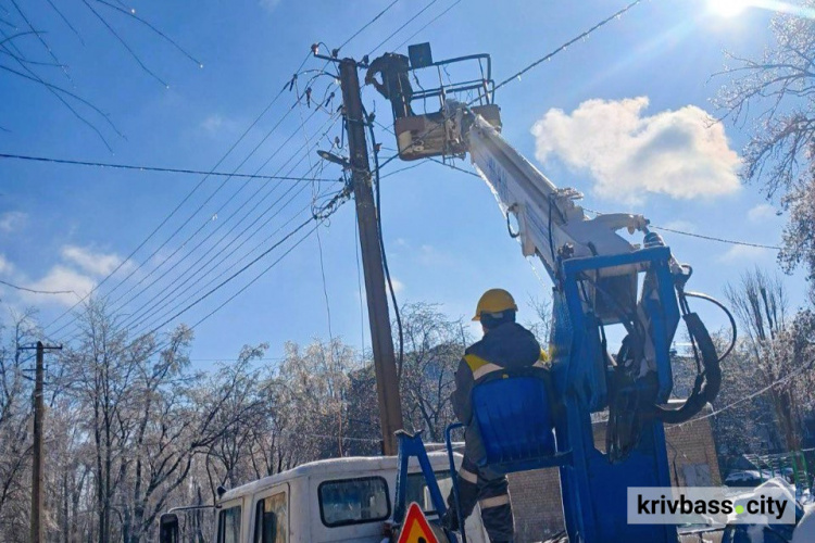 Робота енергетиків, фото пресслужби ДТЕК