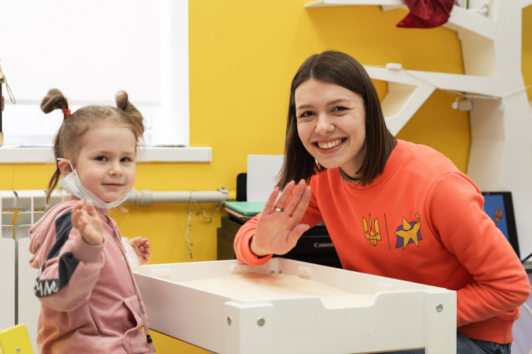 Подарунки дітям - фото Дніпропетровська обласна рада