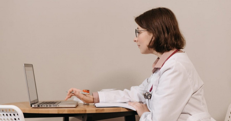 Медикиня - фото ілюстративне з відкритих дерел