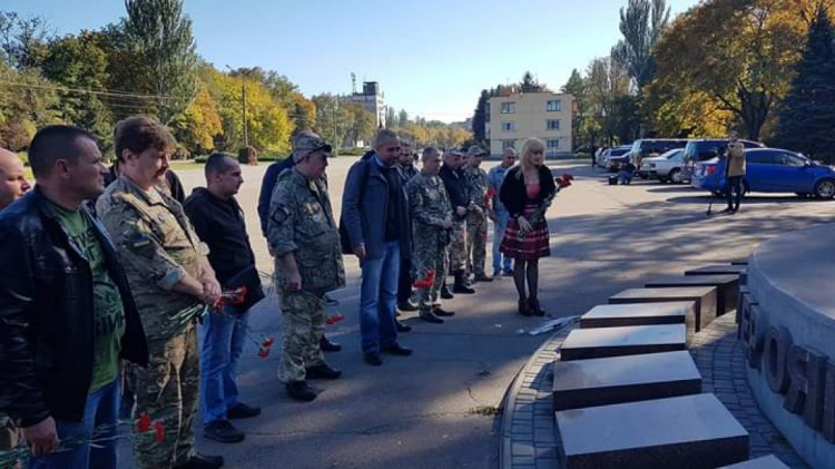 В Кривой Рог на встречу приехали "киборги" оборонявшие Донецкий аэропорт (ФОТО)